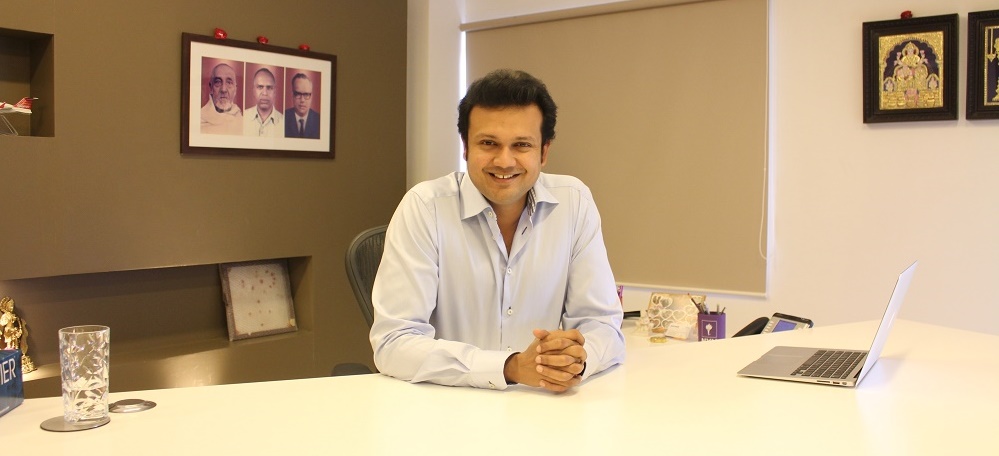 Varun Manian - Copy.JPG